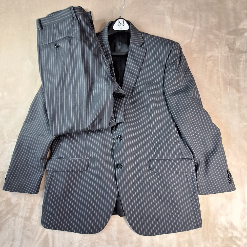 Austin Reed Suit Men's 46R 36W Gray Pinstripe Single Breasted Worsted Wool